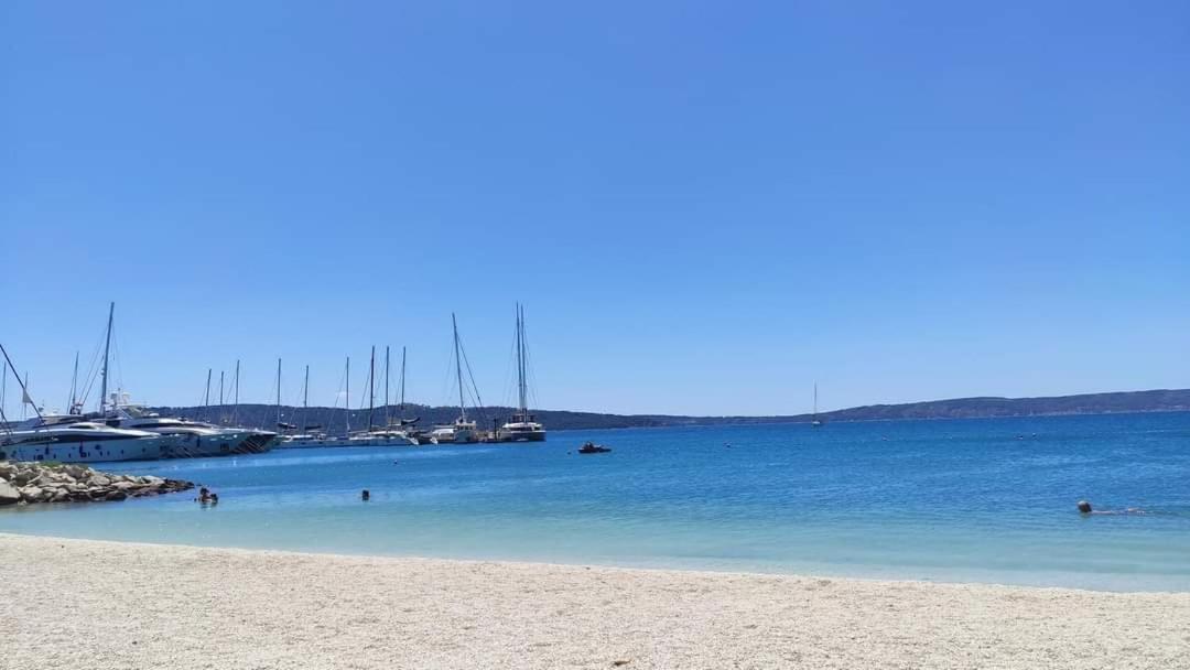 Apartmani Luis Kaštela Esterno foto