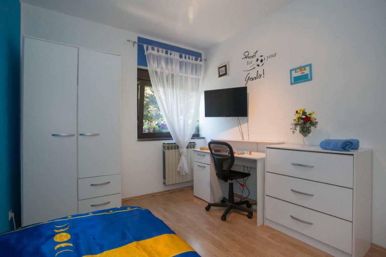 Apartmani Luis Kaštela Esterno foto