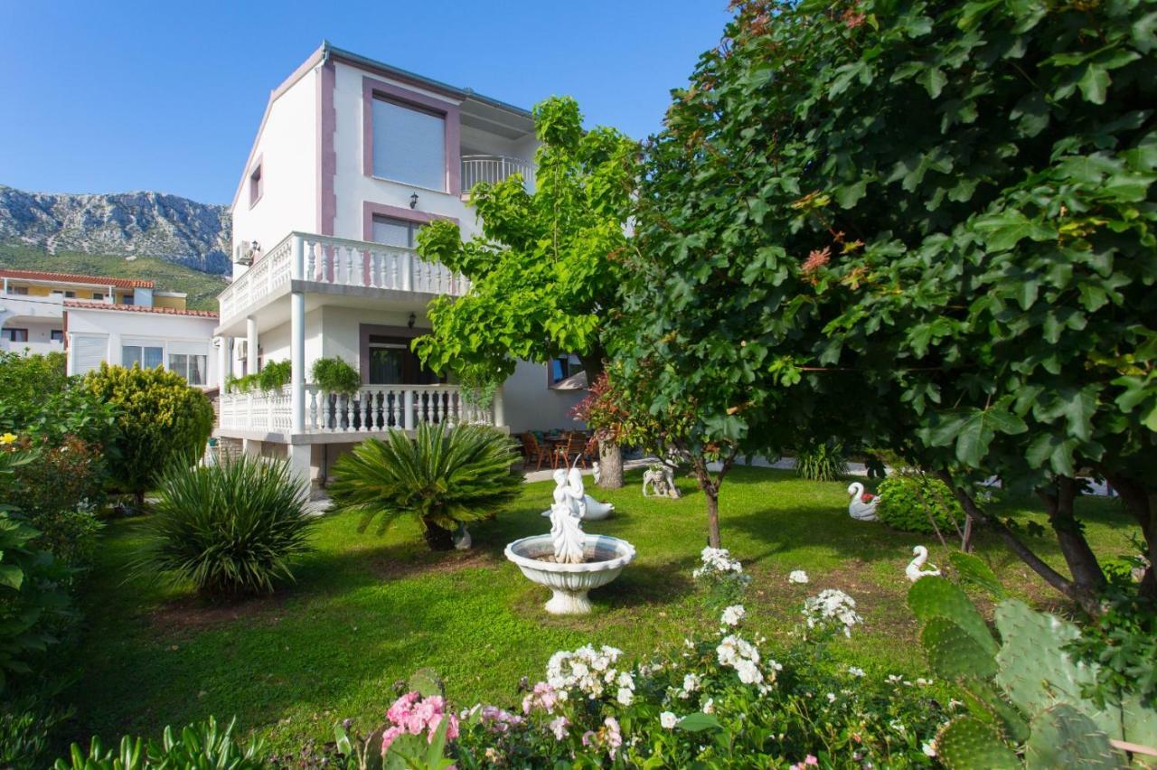 Apartmani Luis Kaštela Esterno foto