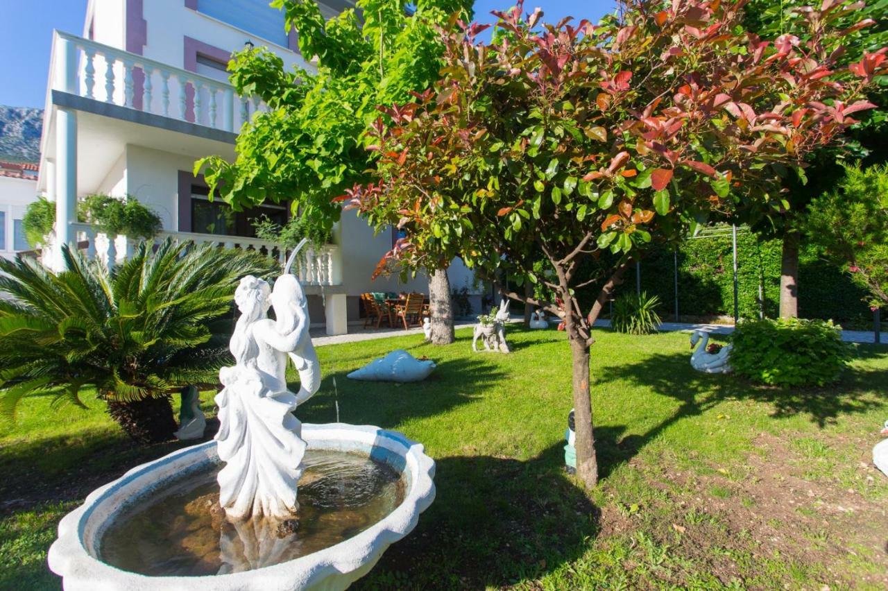 Apartmani Luis Kaštela Esterno foto