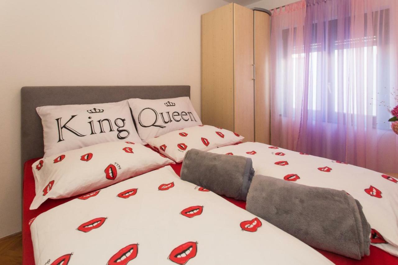 Apartmani Luis Kaštela Esterno foto