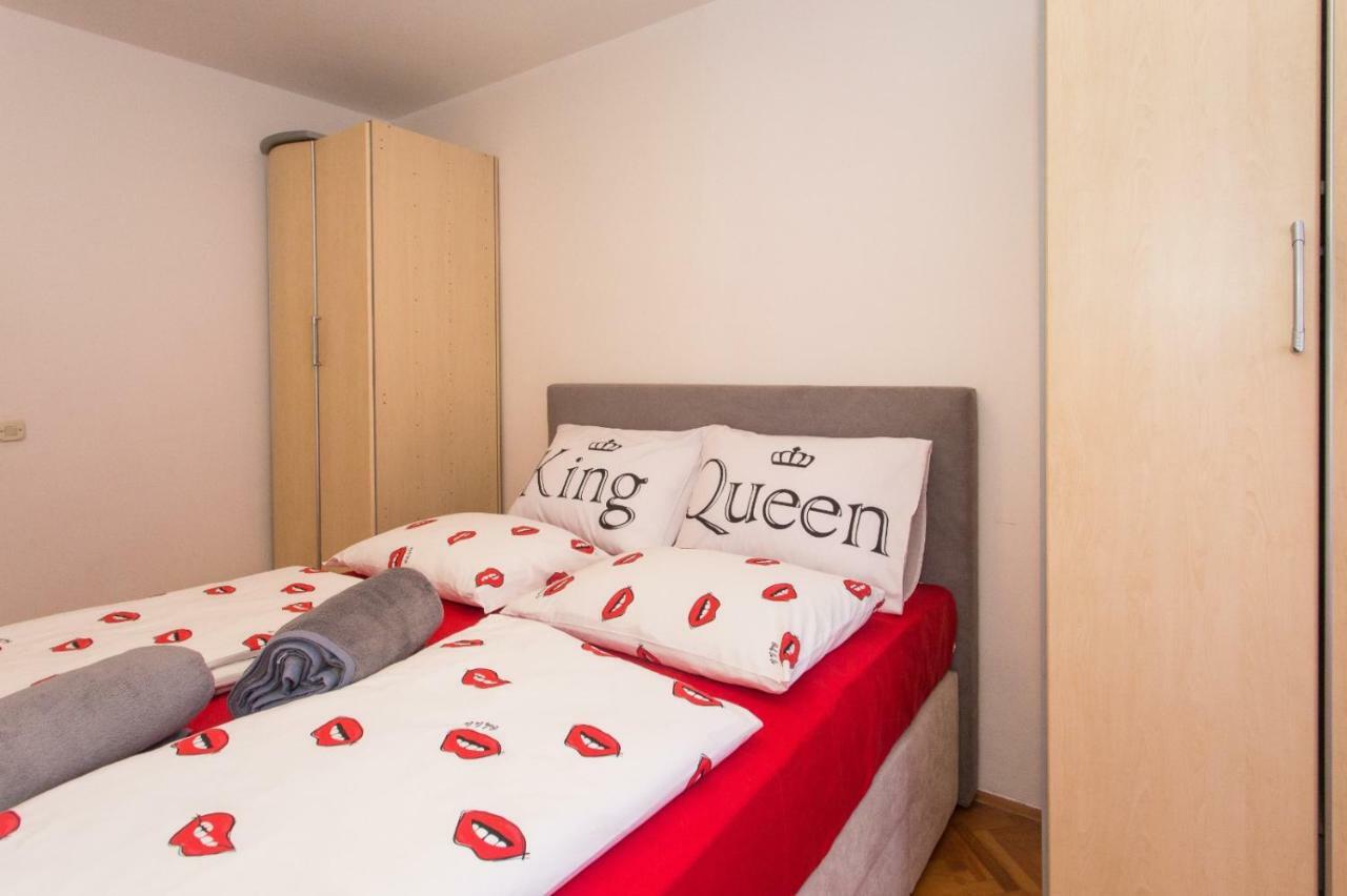 Apartmani Luis Kaštela Esterno foto