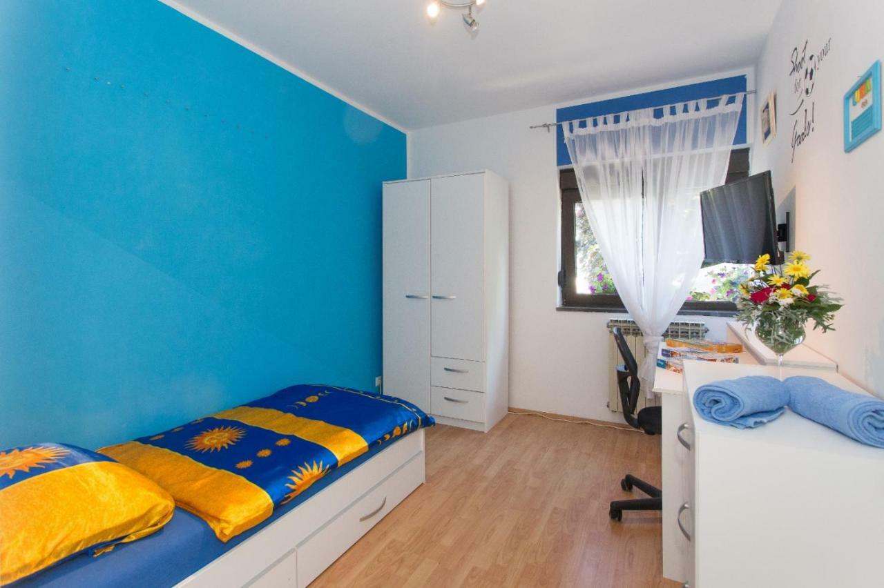 Apartmani Luis Kaštela Esterno foto